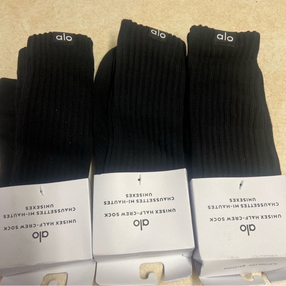 Unisex ALO Yoga Black Casual Crew Socks